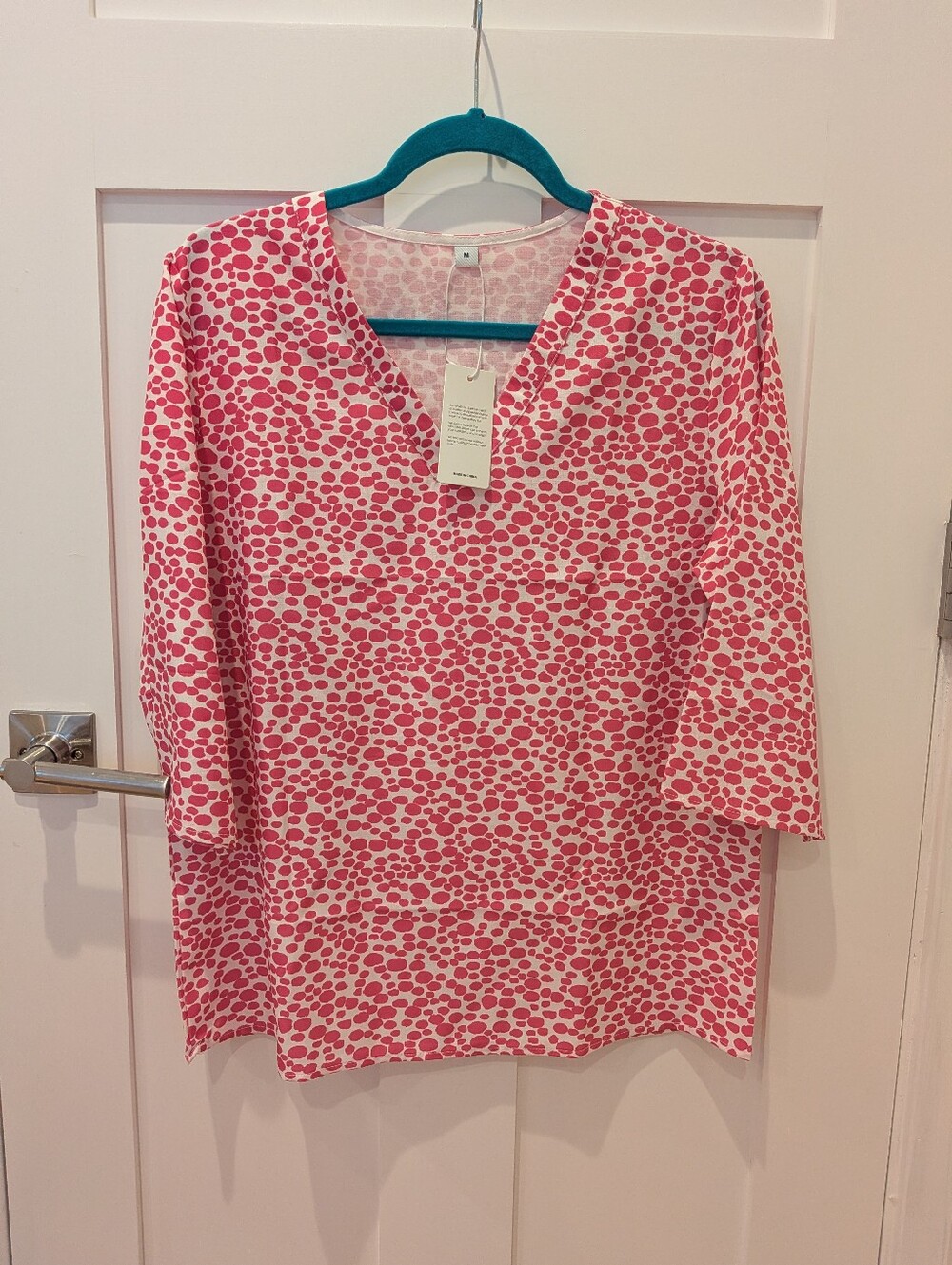 NWT V Neck Blouse 3/4 Sleeve Shirt M oval dots pink white